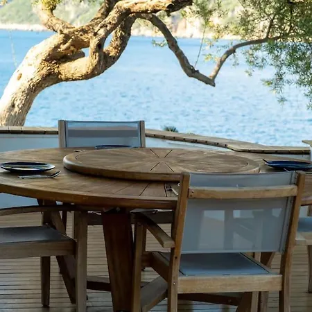Uc Tarafi Denizli Cevrili Harika Appartement