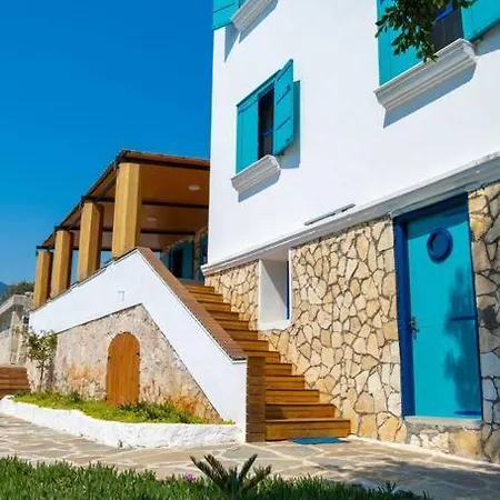 Uc Tarafi Denizli Cevrili Harika Appartement *